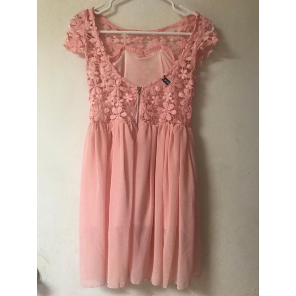 Light pink laced prom dress - Picture 2 of 2
